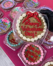 Load image into Gallery viewer, 6" mini cookie cake